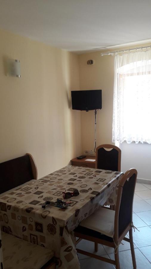 Apartman Dinka Baška Exteriör bild